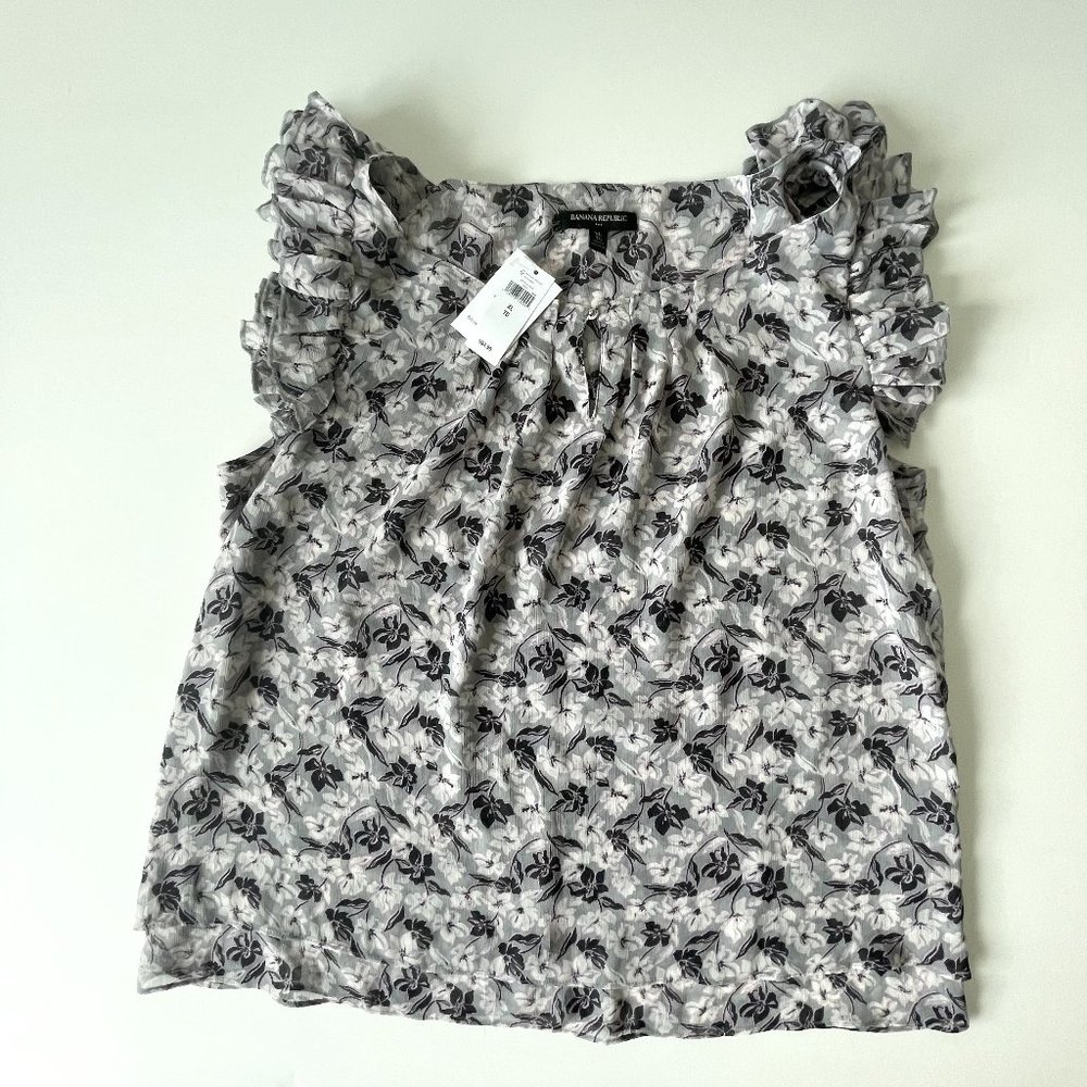 Banana Republic Beautiful and Cute Flower Pattern Sleeveless Top - NEW NWT - XL